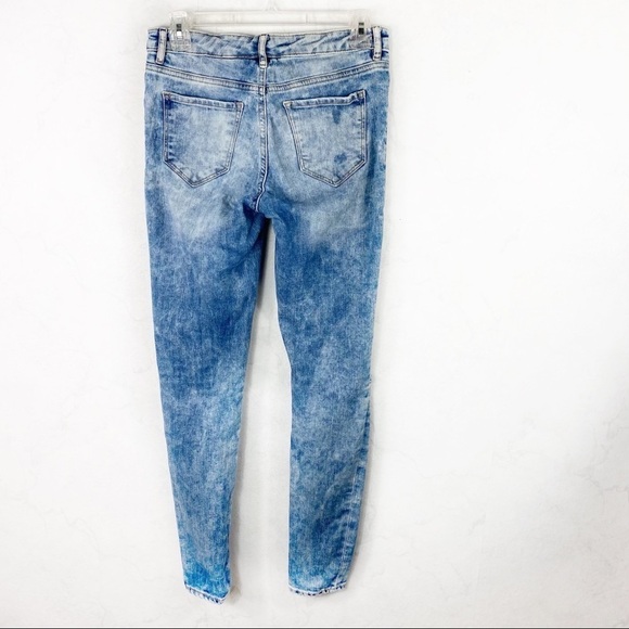 [Refuge] - Picture 3 of 3